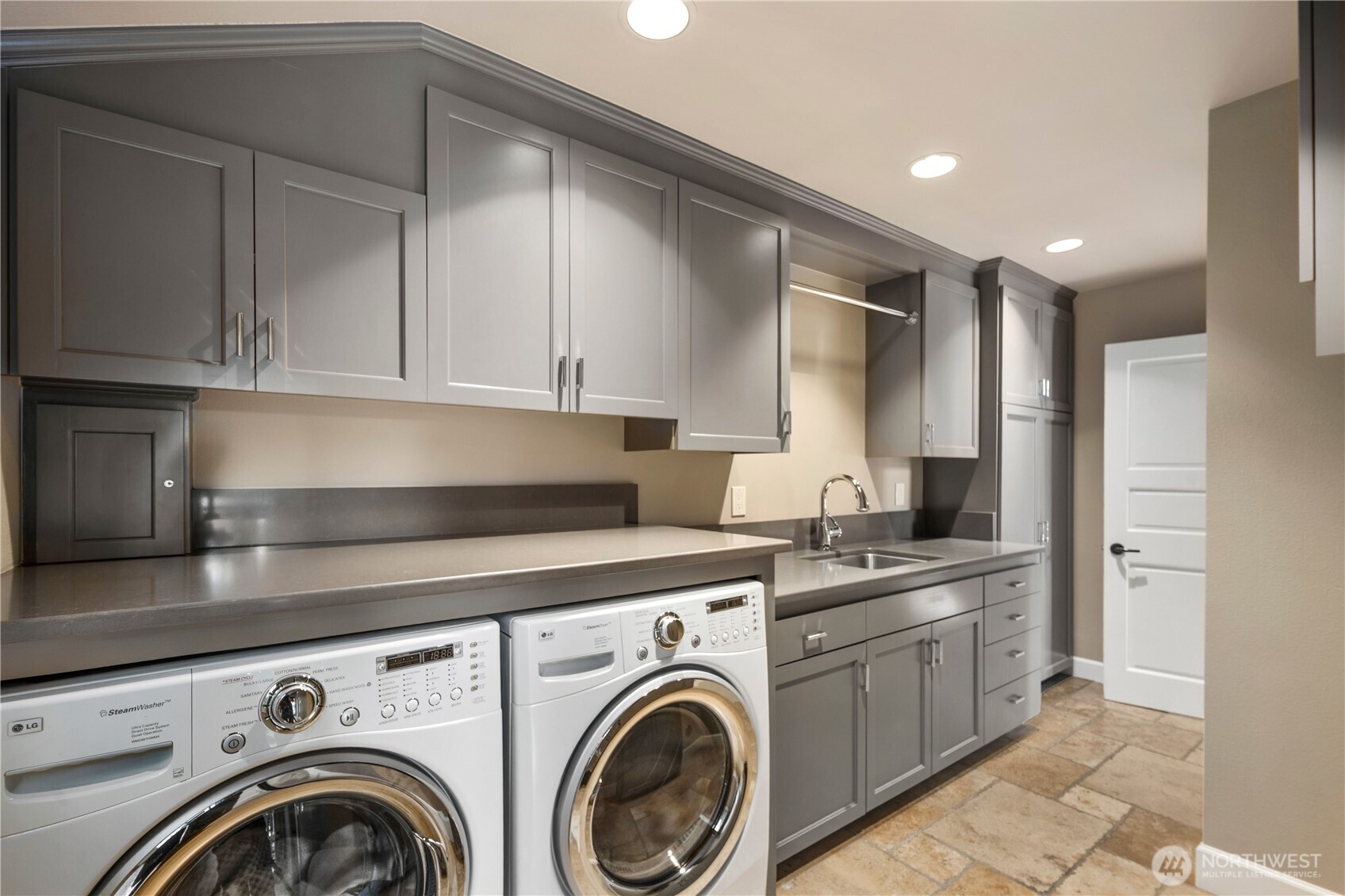 27 Forest Glen Lane SW