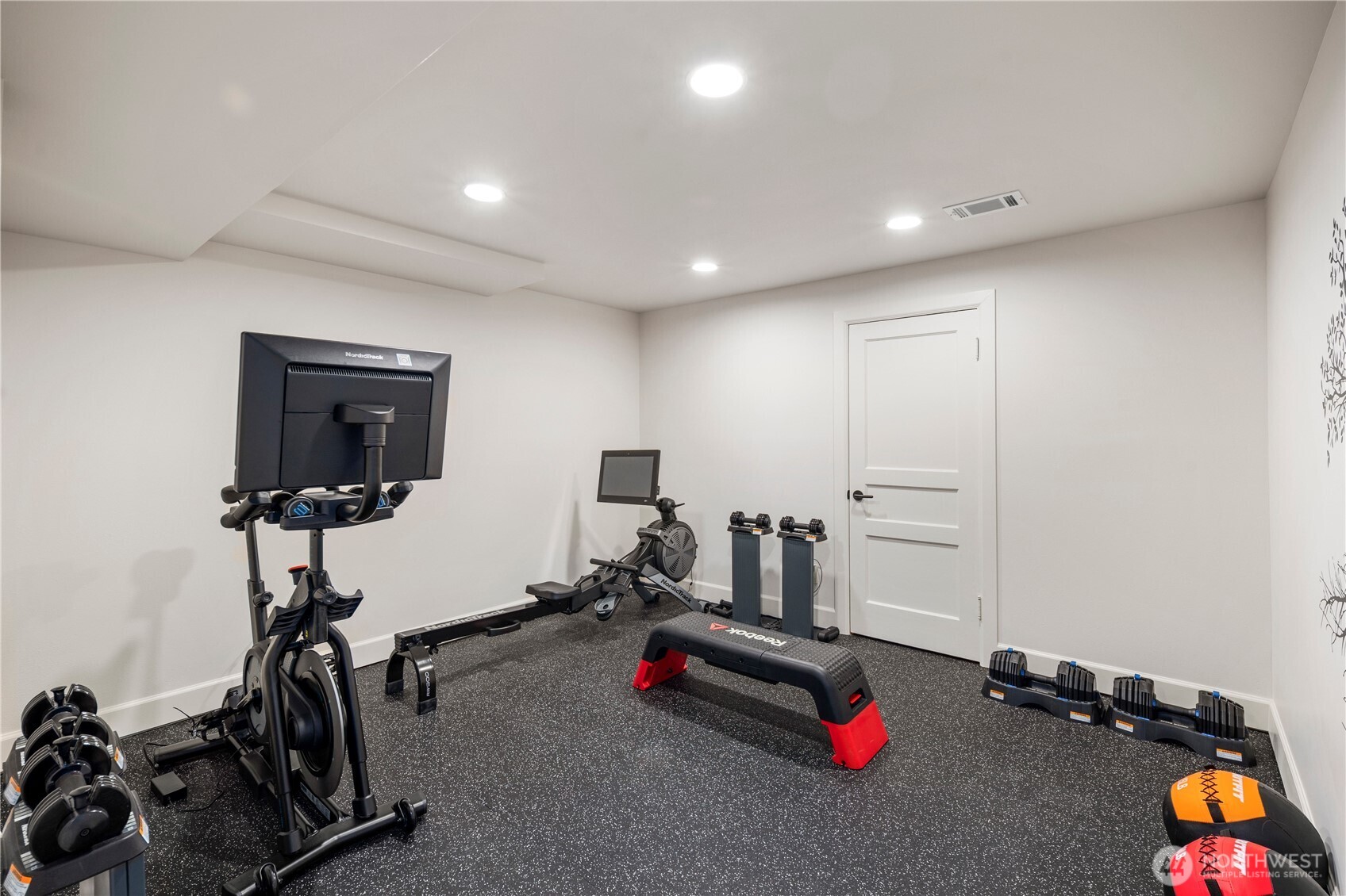 27 Forest Glen Lane SW