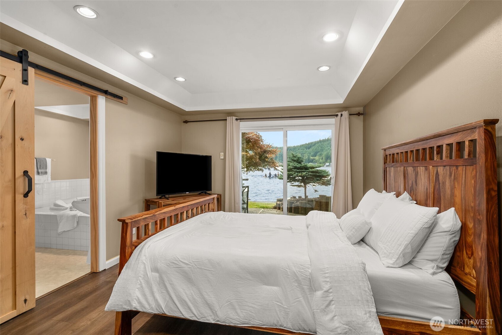 545 Summit Lake Shore Road NW