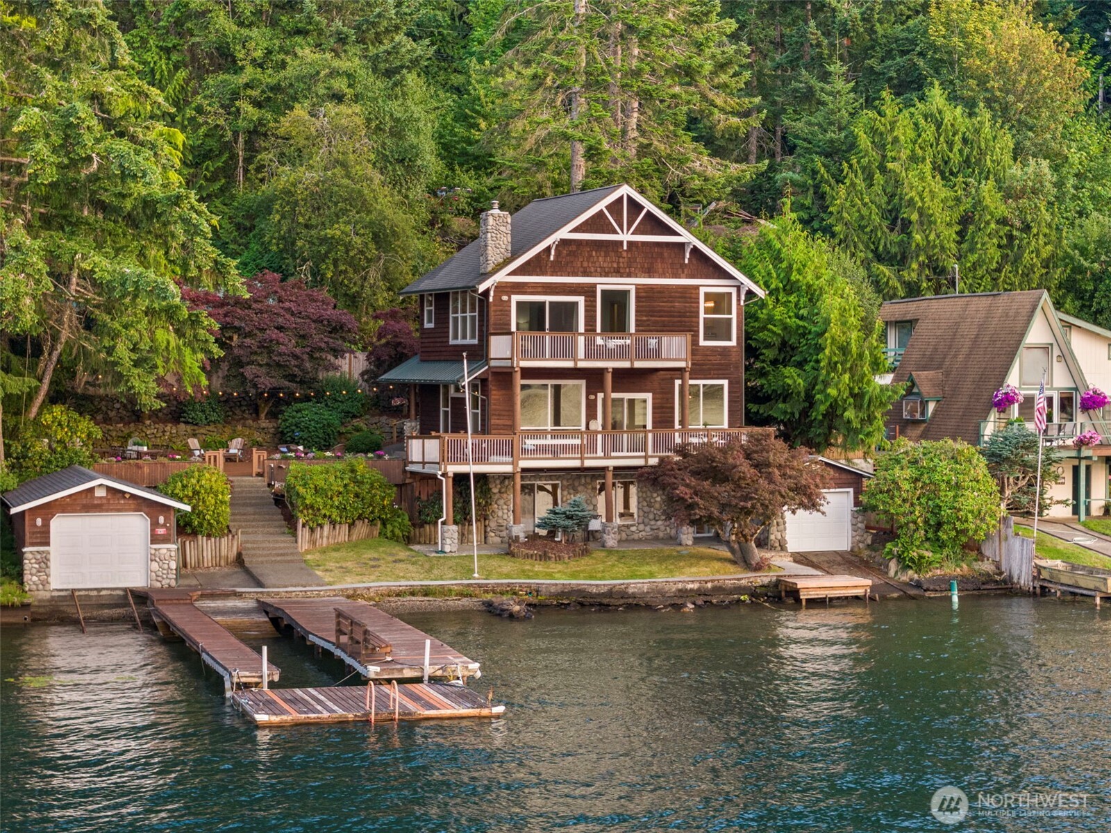 545 Summit Lake Shore Road NW