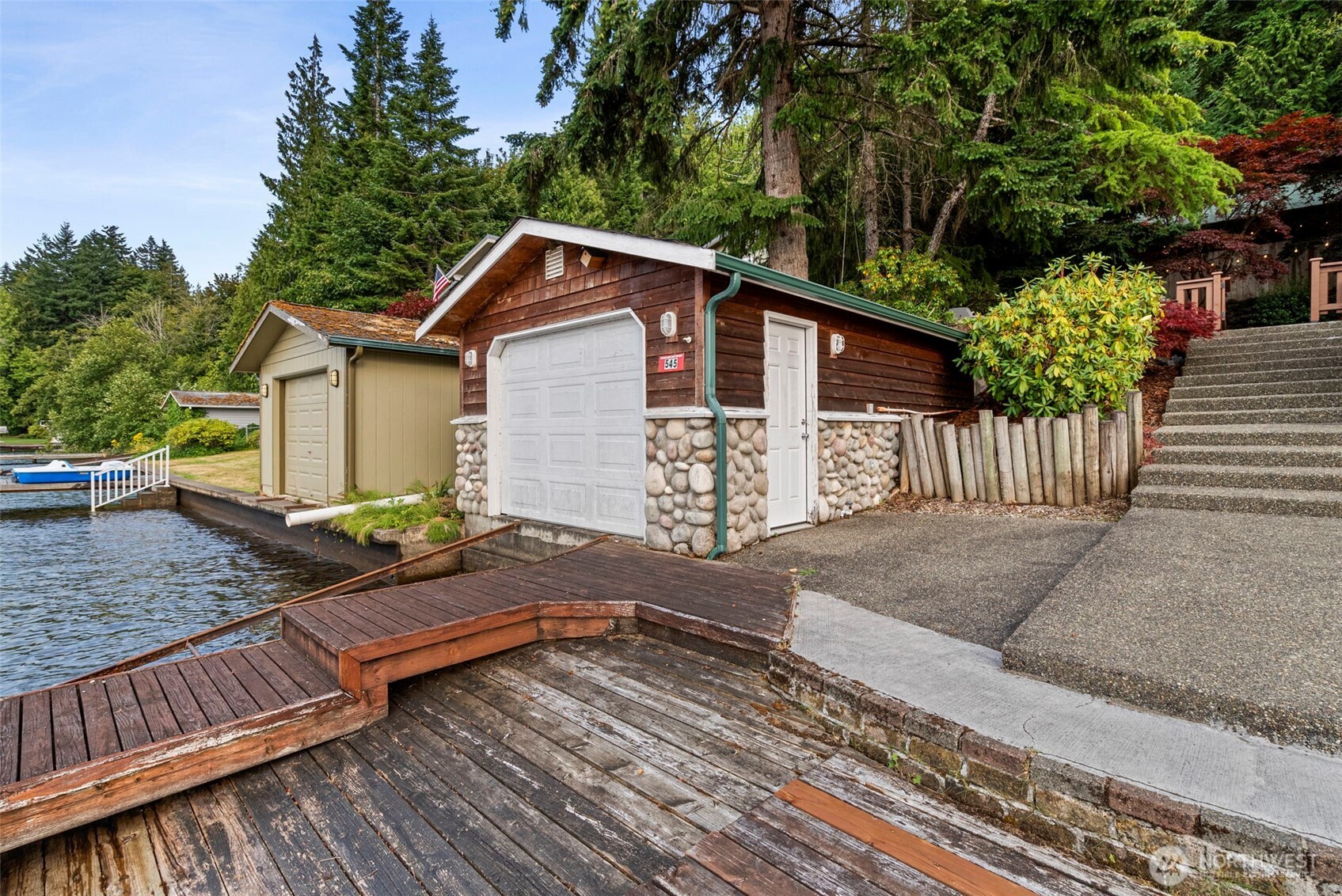 545 Summit Lake Shore Road NW