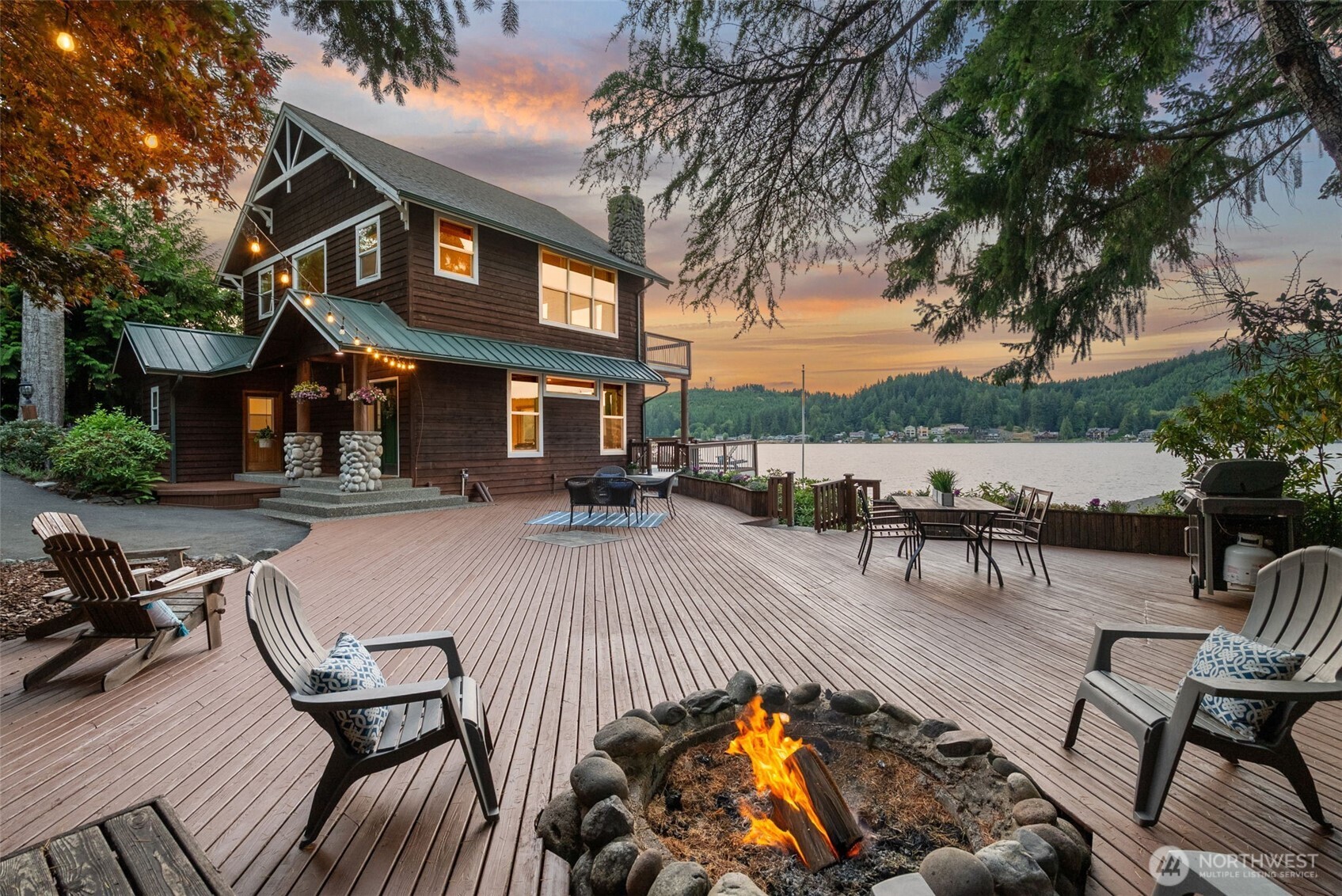 545 Summit Lake Shore Road NW