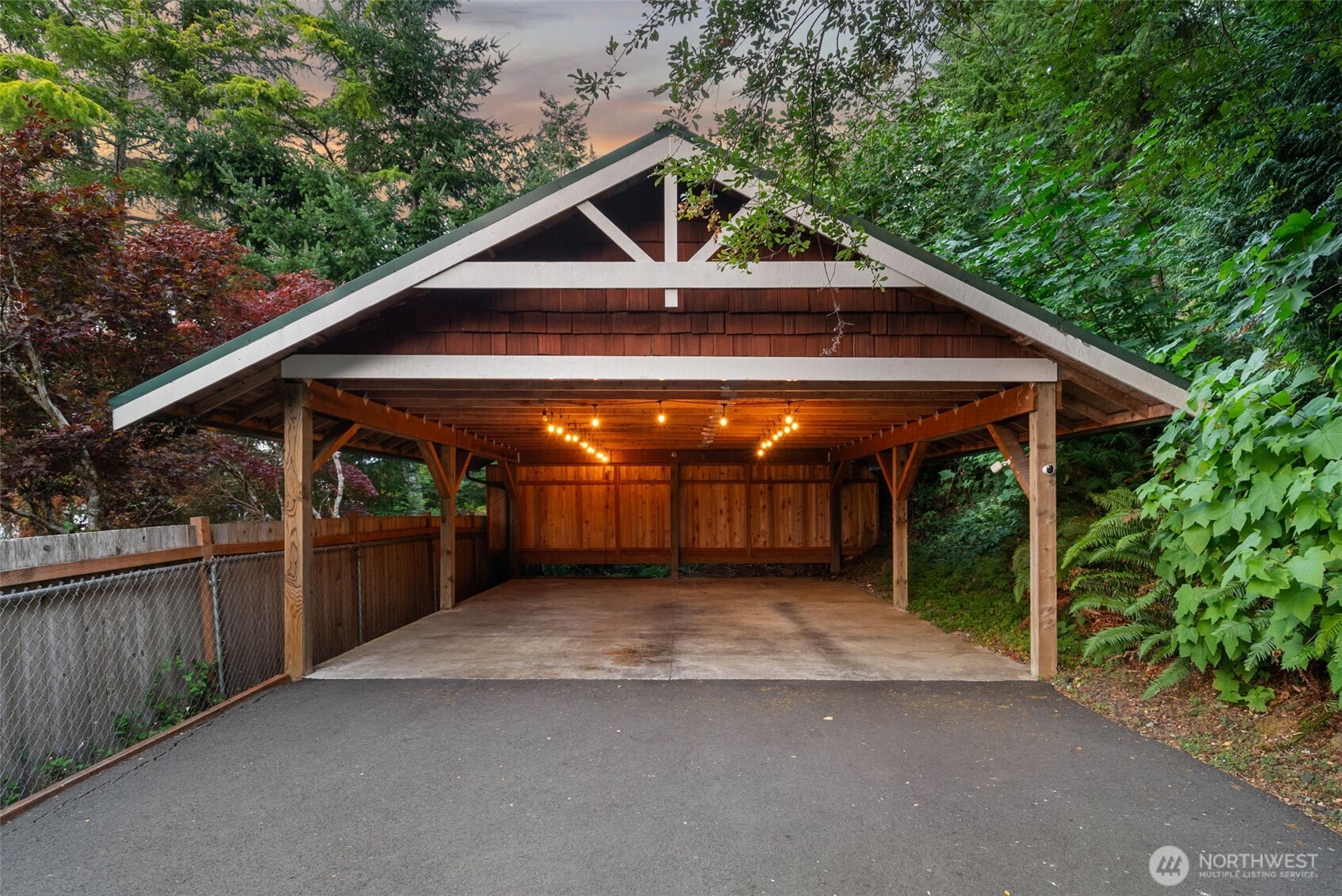 545 Summit Lake Shore Road NW