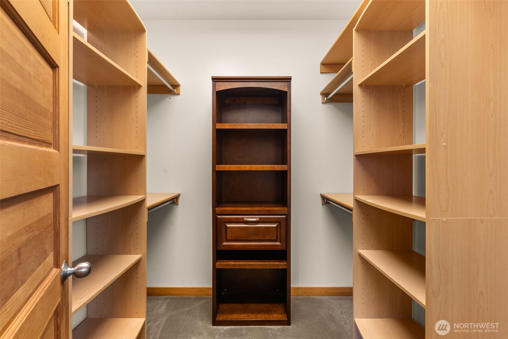 545 Summit Lake Shore Road NW