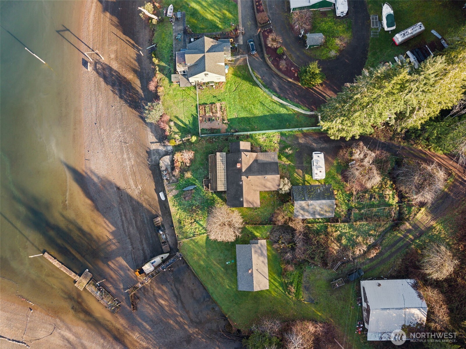 370 SE Whitecap Alley