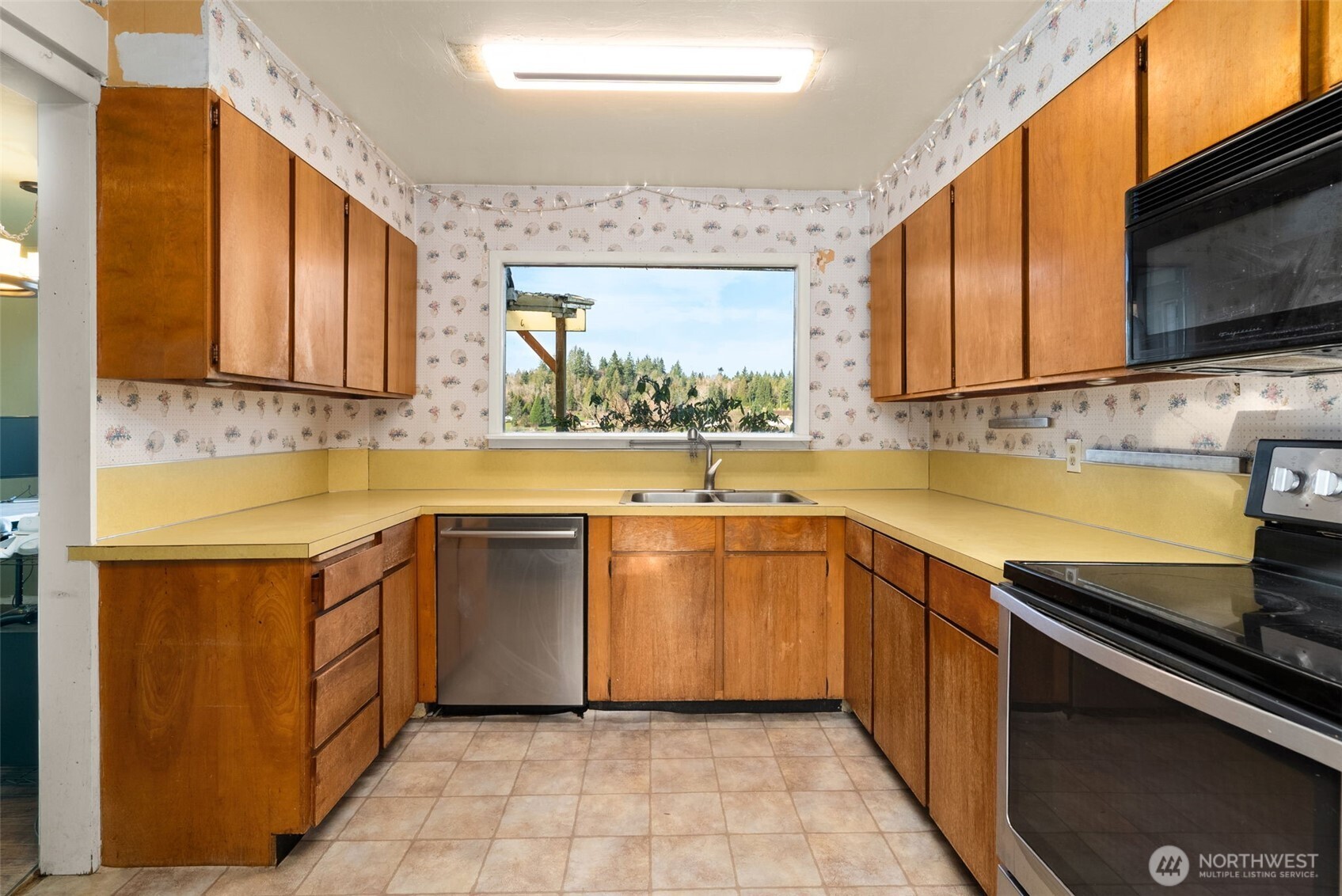 370 SE Whitecap Alley