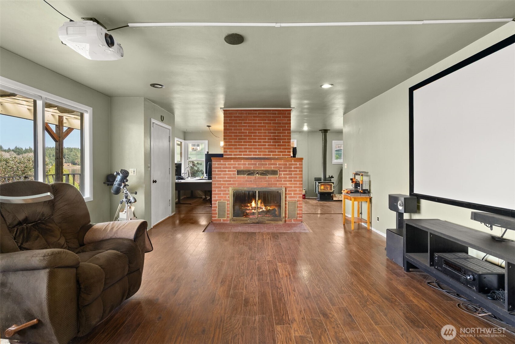 370 SE Whitecap Alley