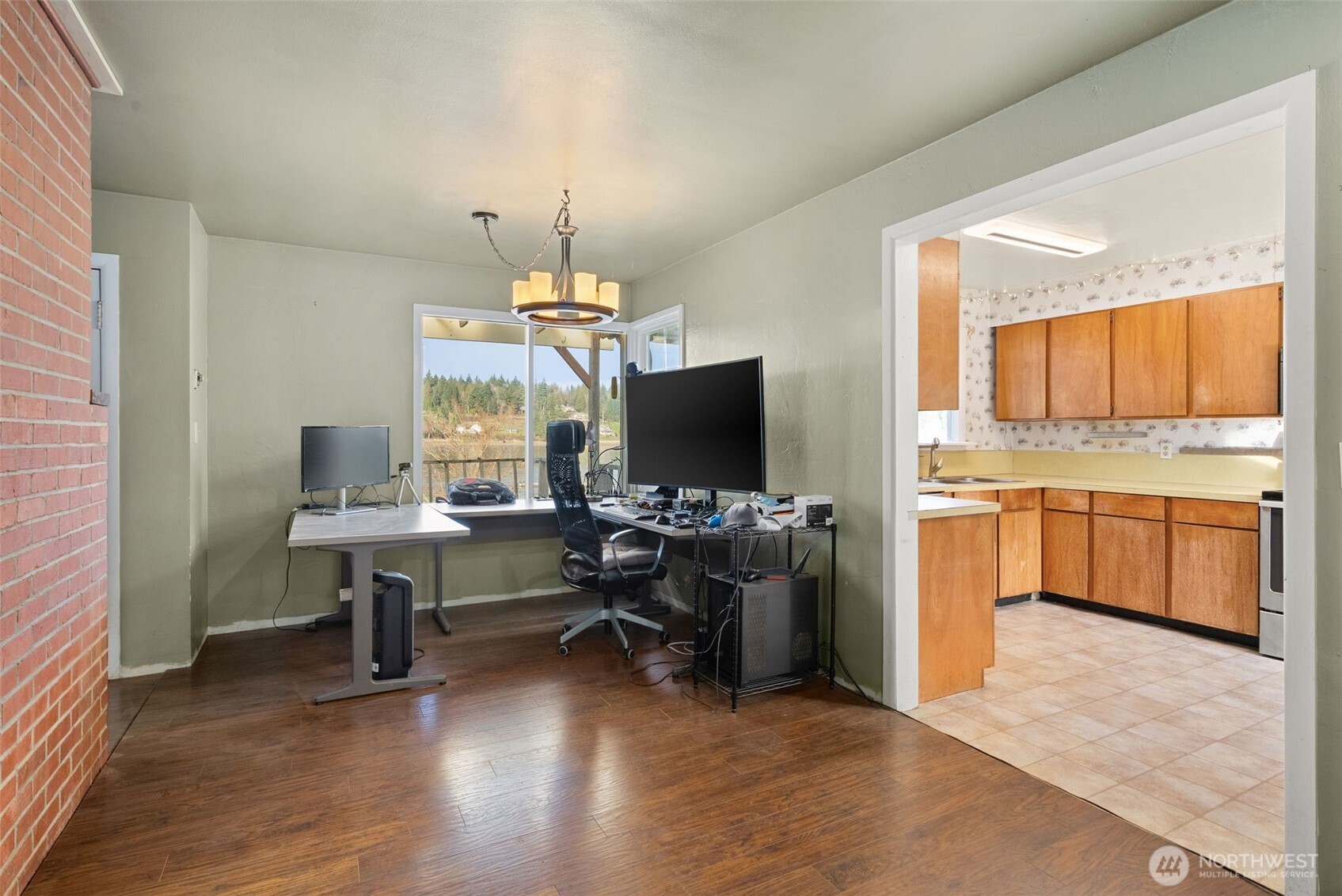 370 SE Whitecap Alley