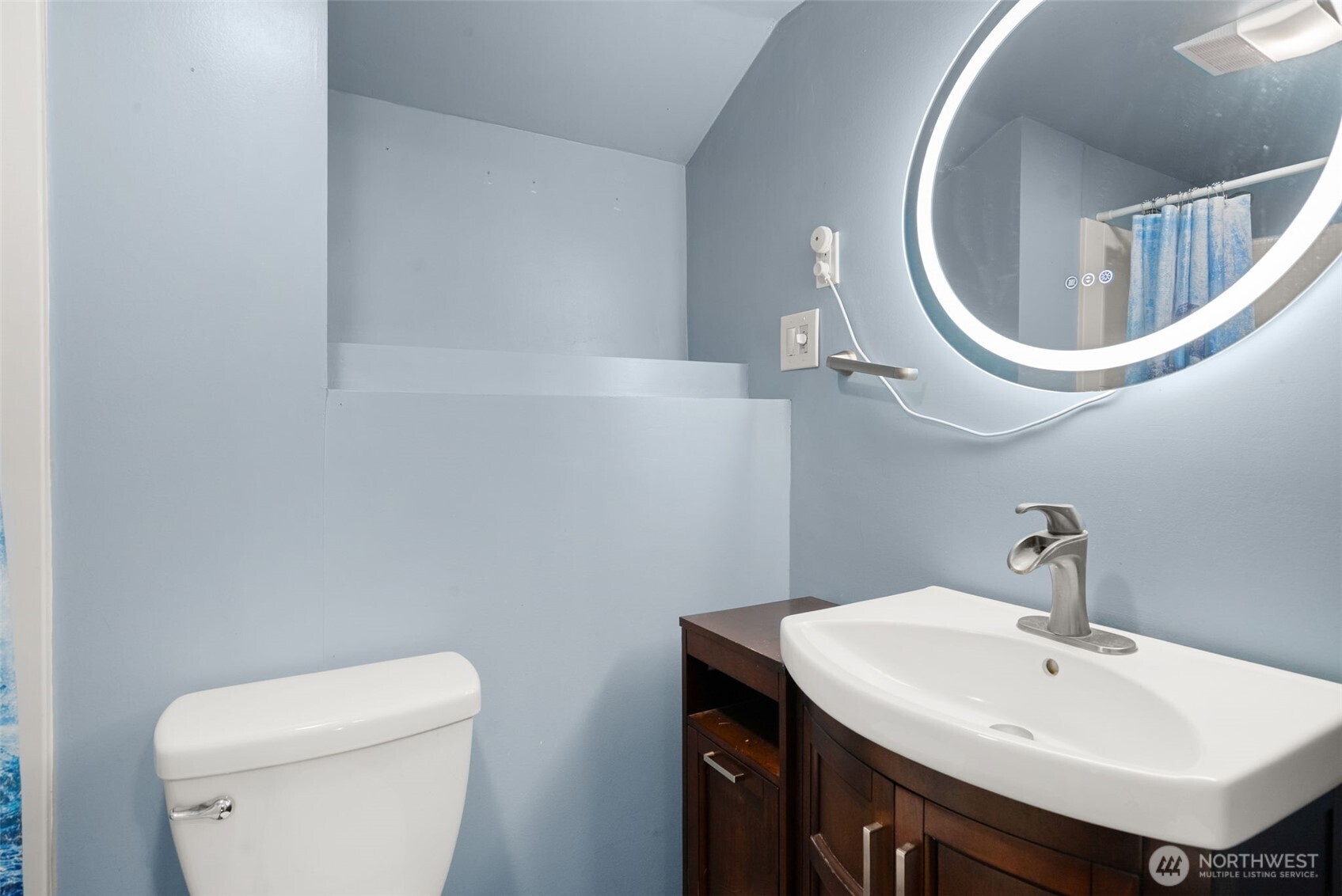 370 SE Whitecap Alley