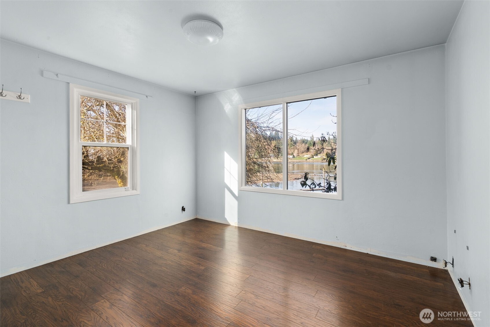 370 SE Whitecap Alley