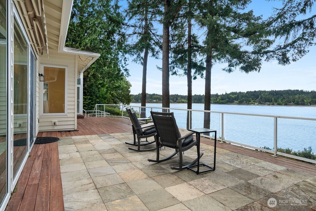 3236 Gravelly Beach Loop NW