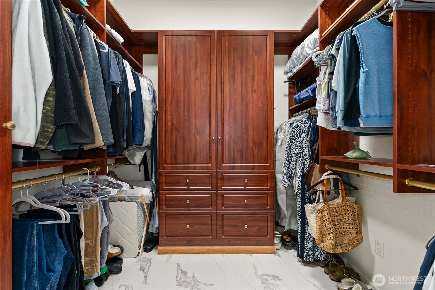 3236 Gravelly Beach Loop NW