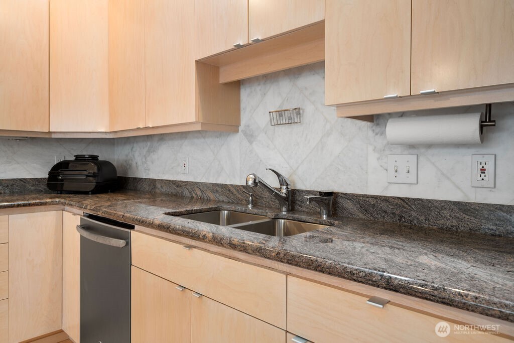 3236 Gravelly Beach Loop NW