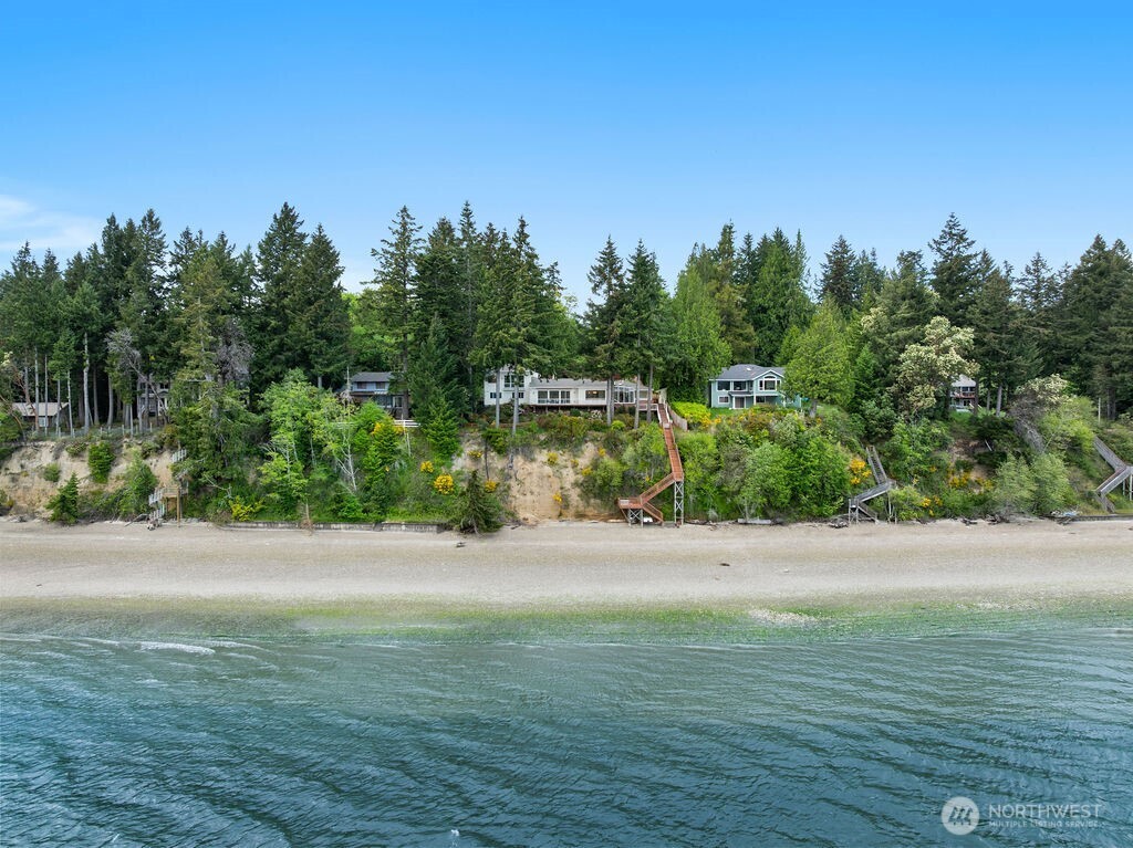 3236 Gravelly Beach Loop NW