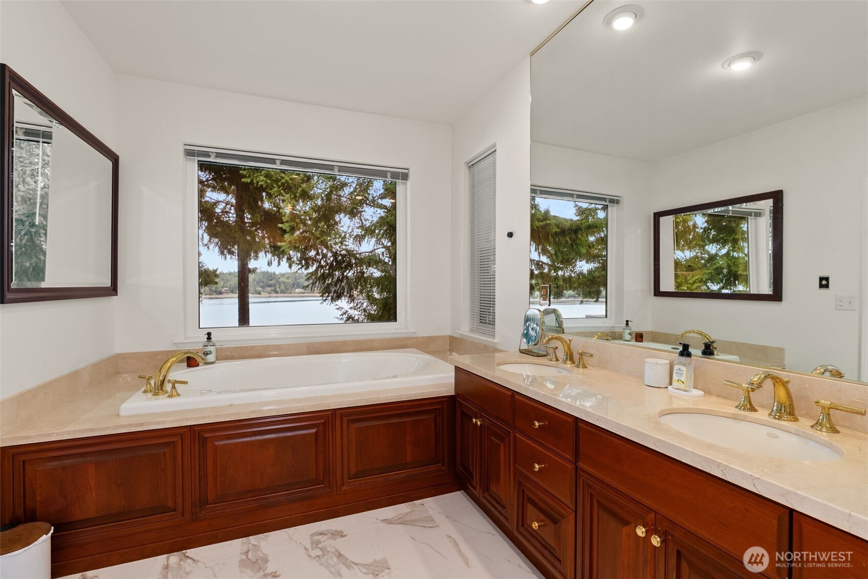 3236 Gravelly Beach Loop NW