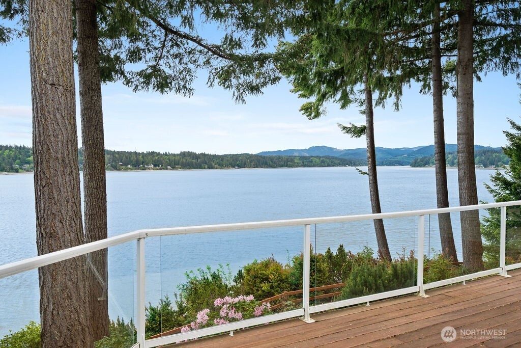 3236 Gravelly Beach Loop NW