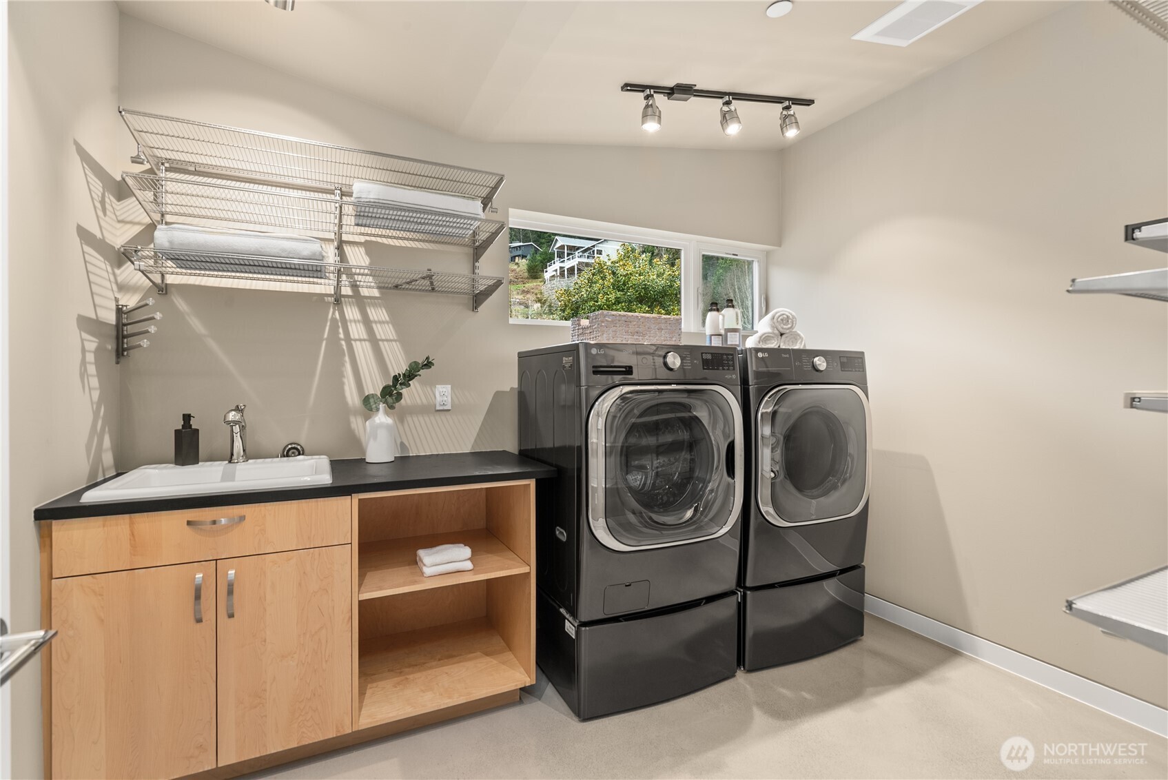 8412 Goodman Drive NW