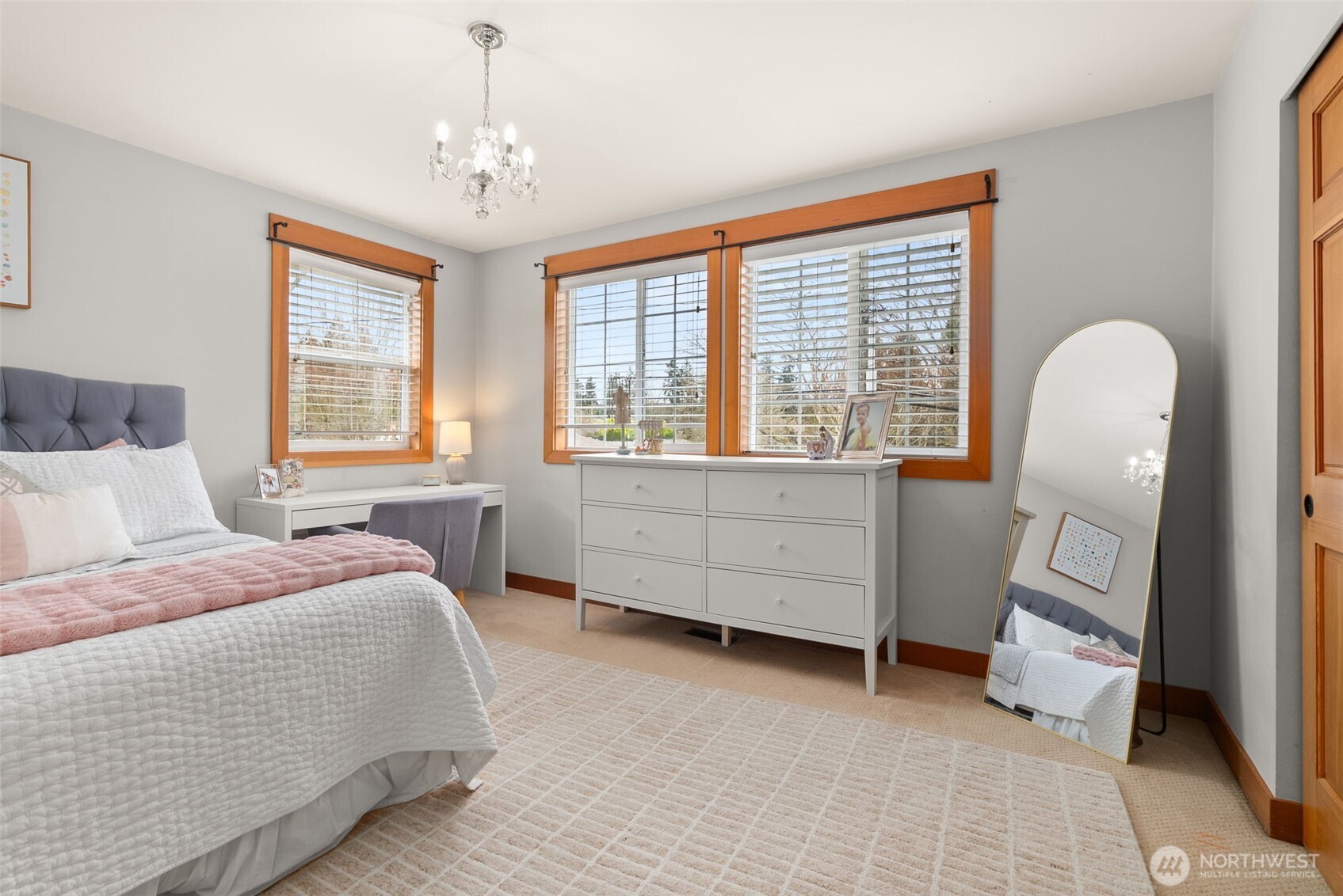 3157 Grandview Drive W