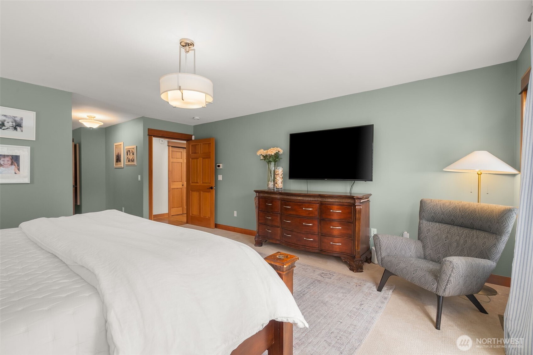 3157 Grandview Drive W