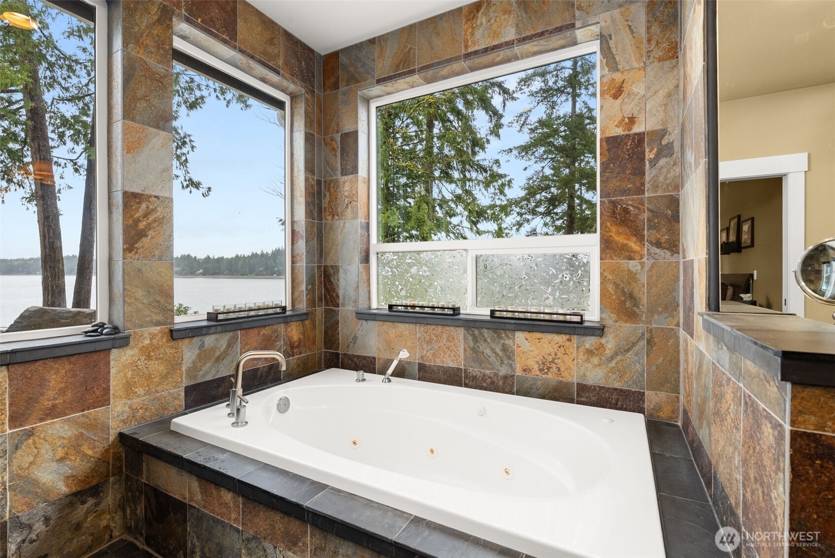 4827 Bayshore Lane NW