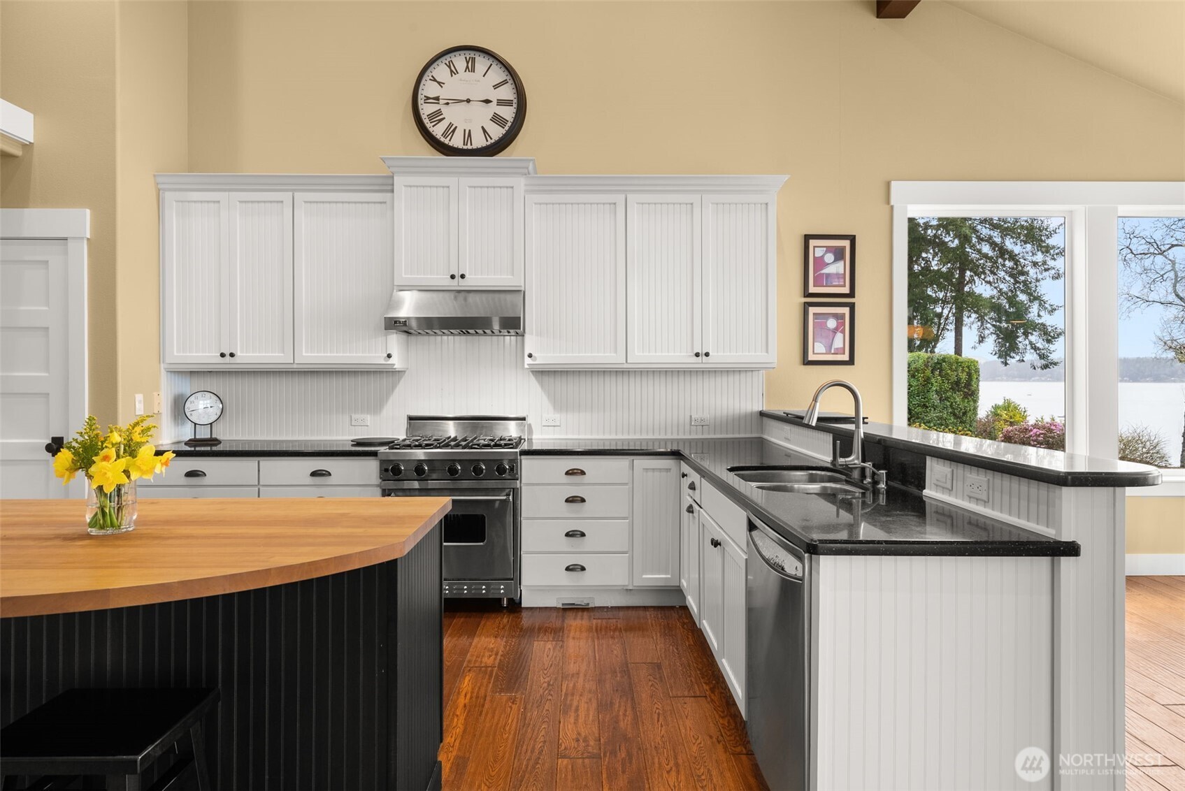 4827 Bayshore Lane NW