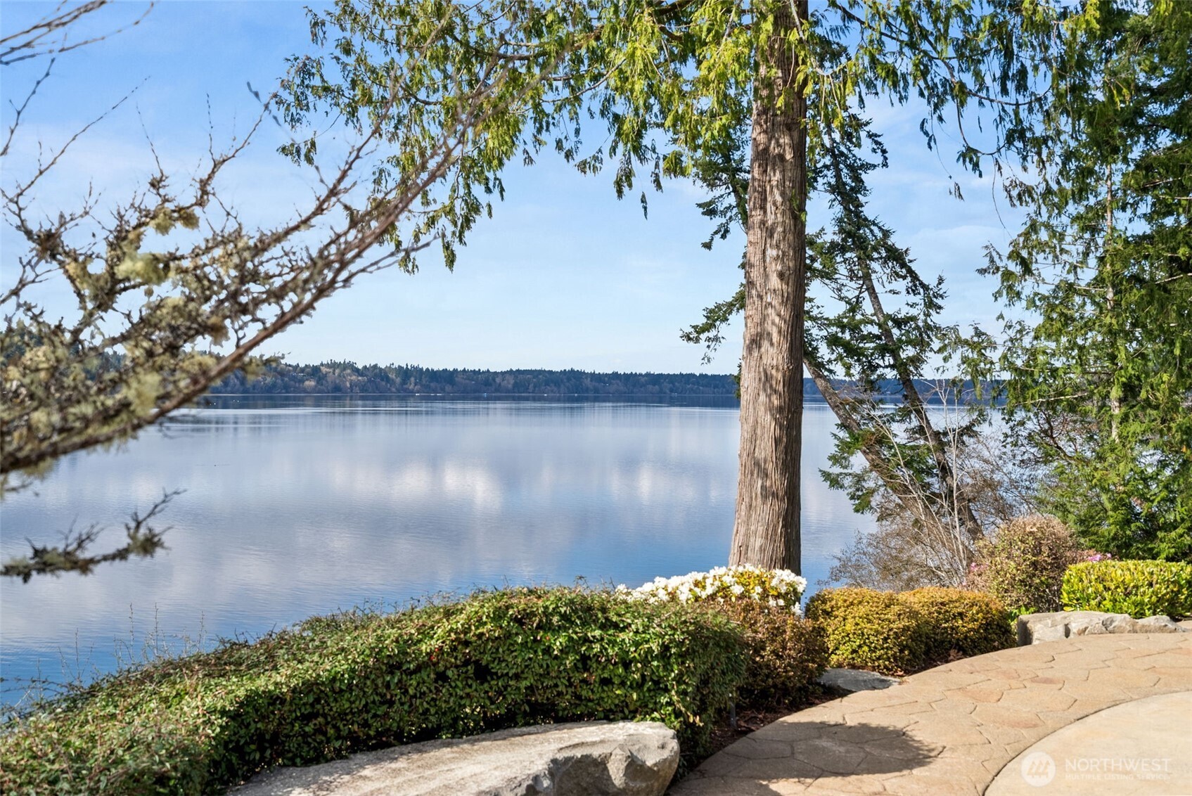 4827 Bayshore Lane NW