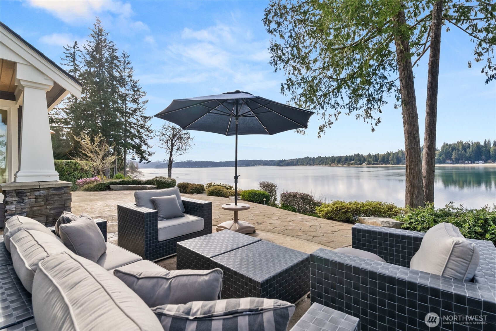 4827 Bayshore Lane NW