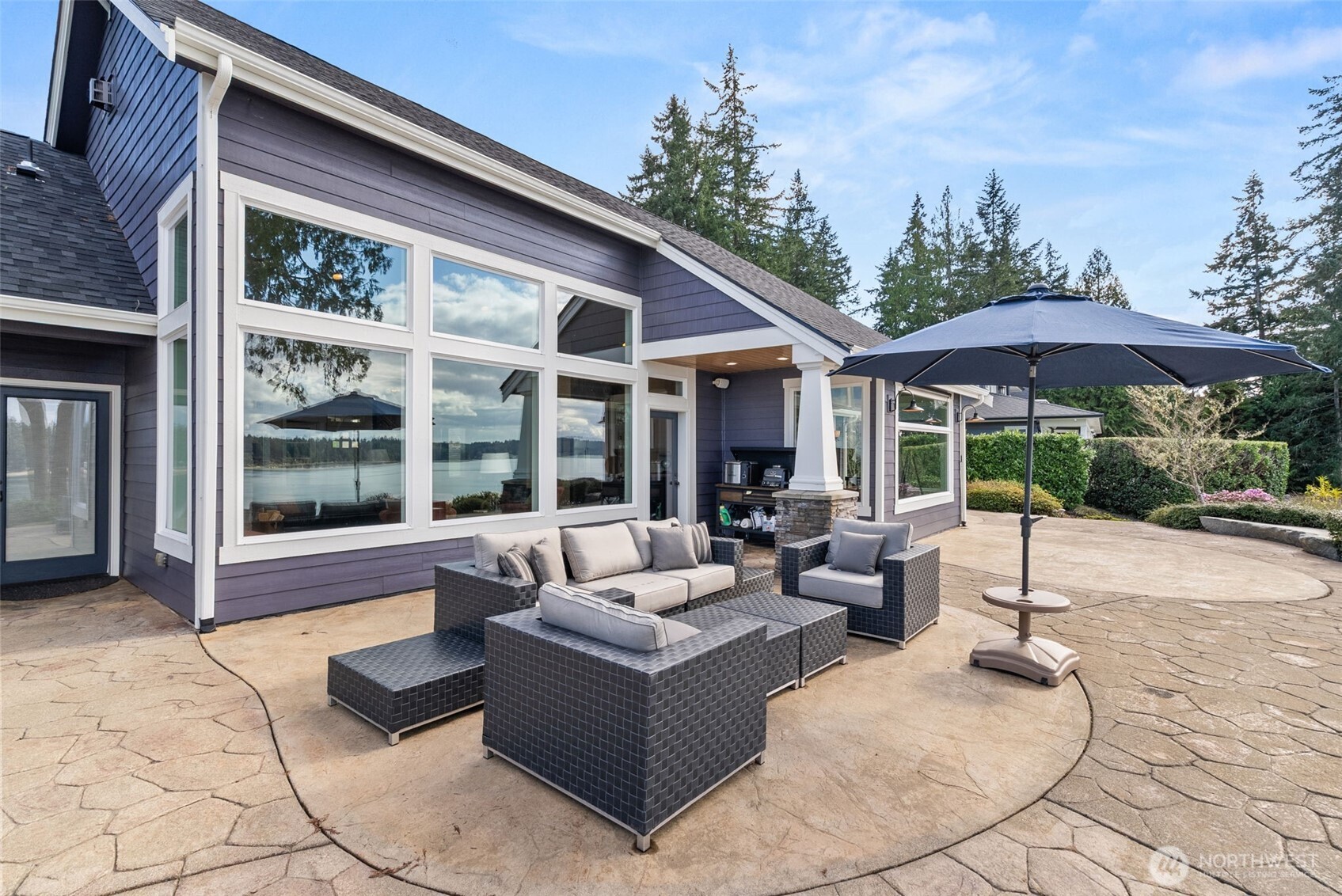 4827 Bayshore Lane NW