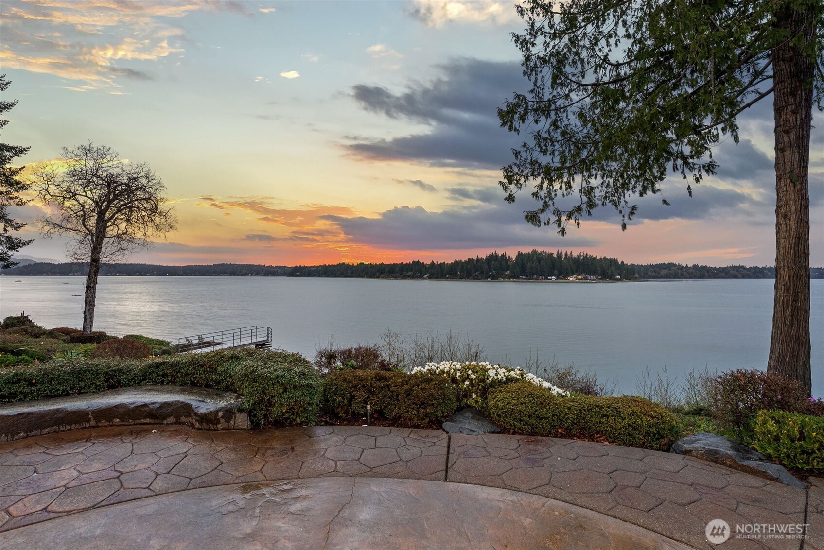 4827 Bayshore Lane NW