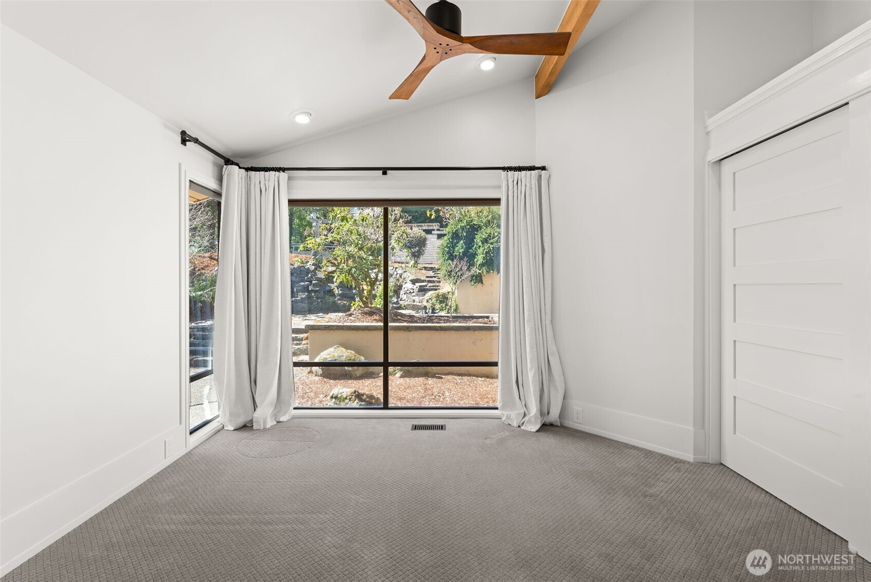 10901 Greendale Drive SW