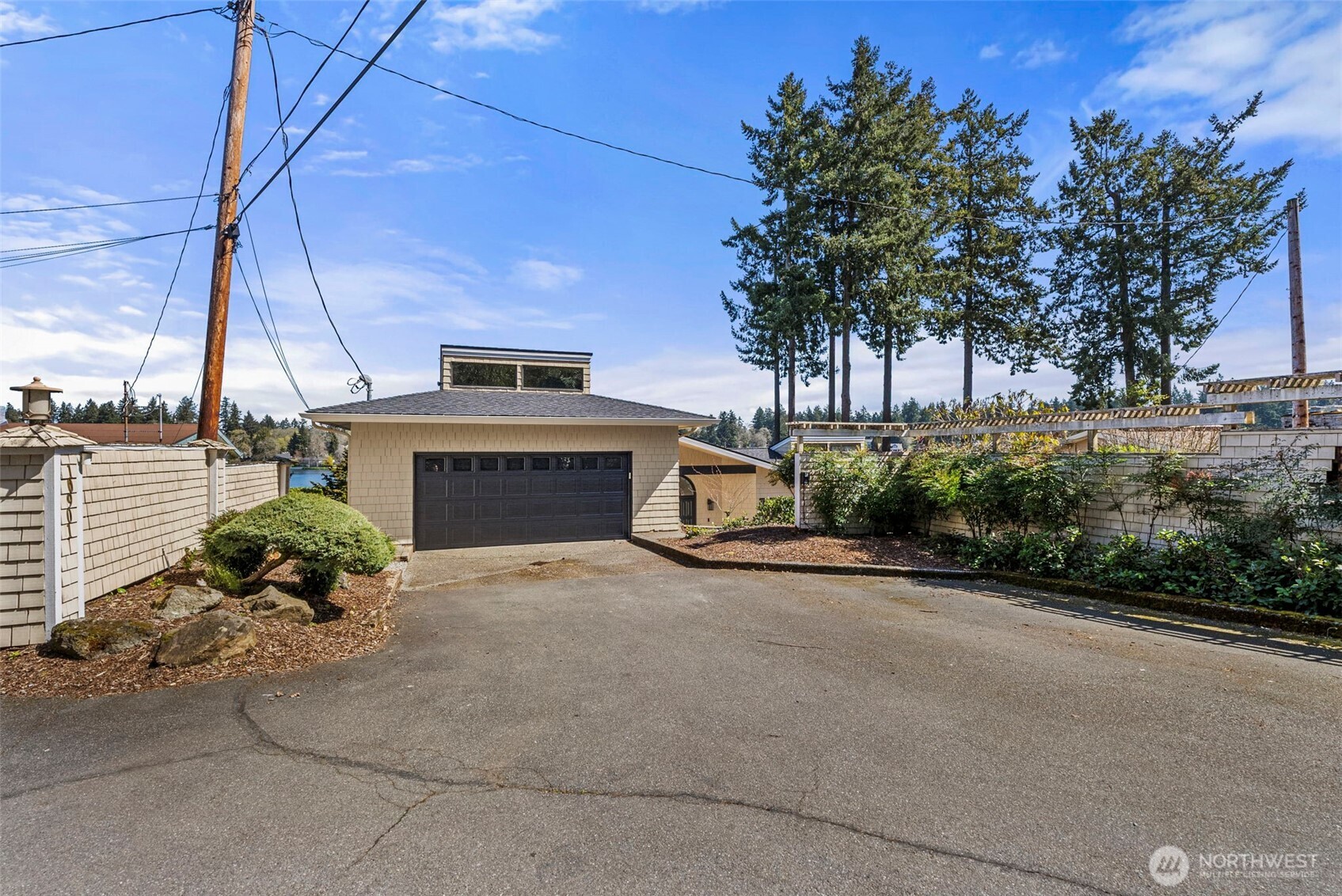 10901 Greendale Drive SW