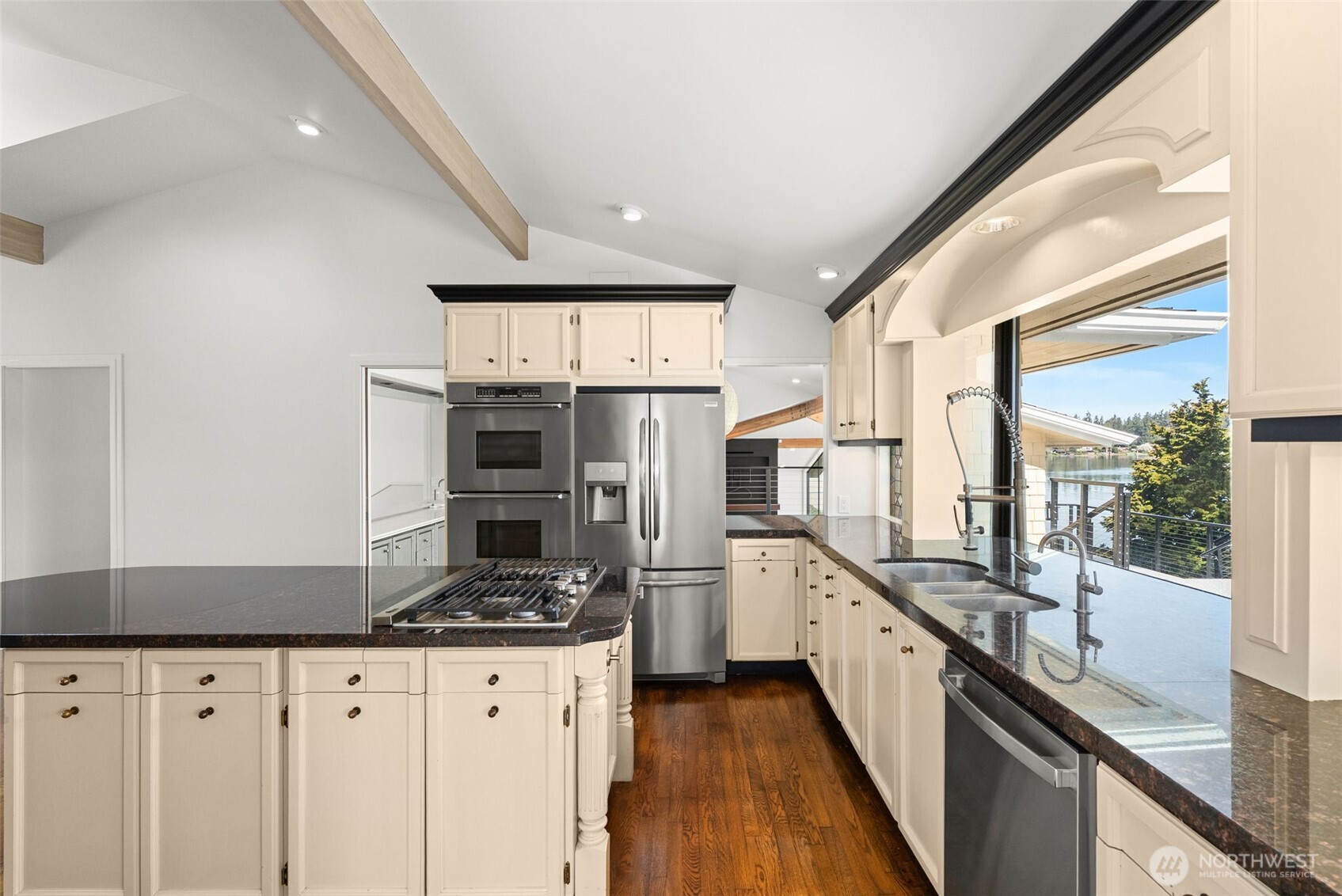 10901 Greendale Drive SW