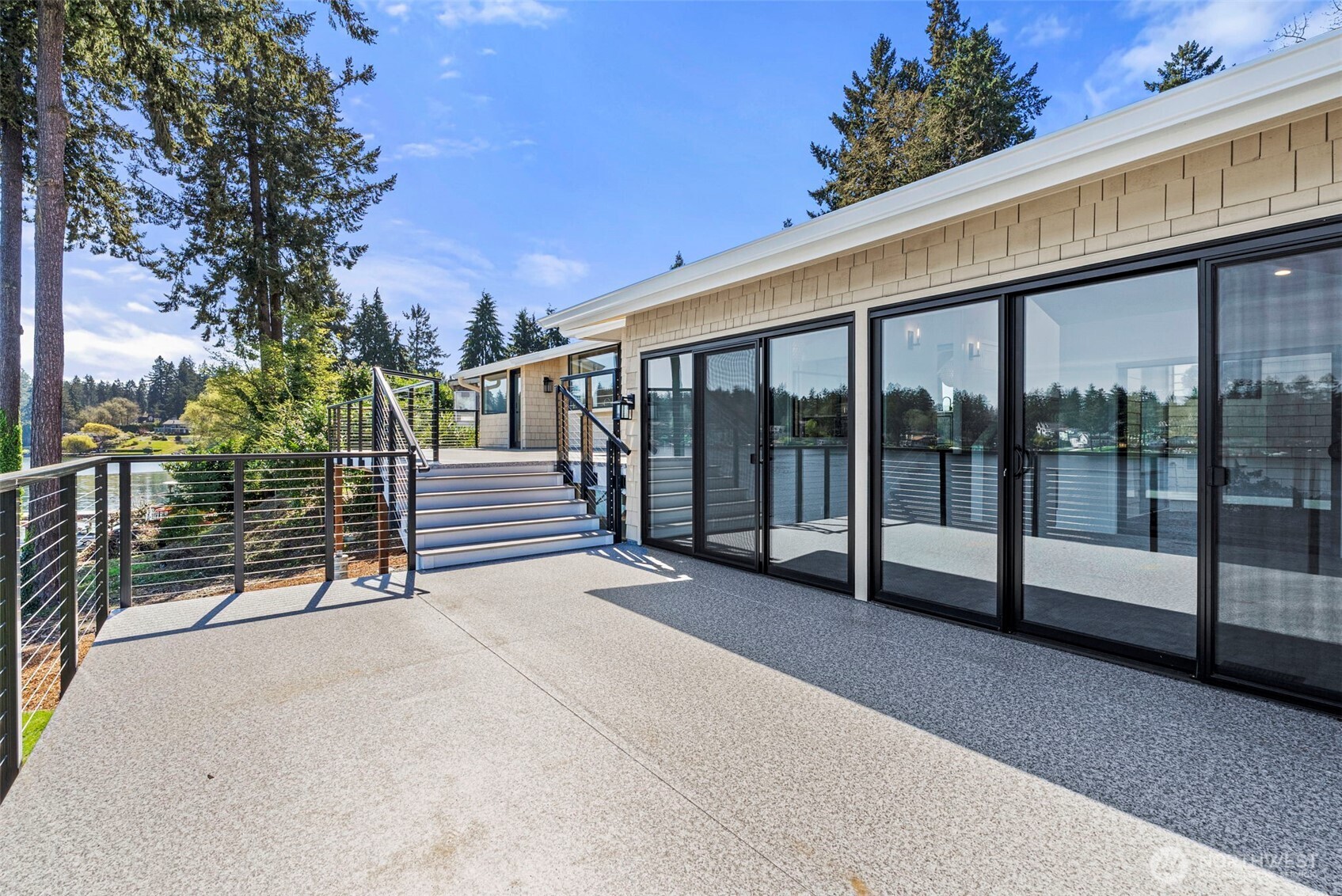 10901 Greendale Drive SW