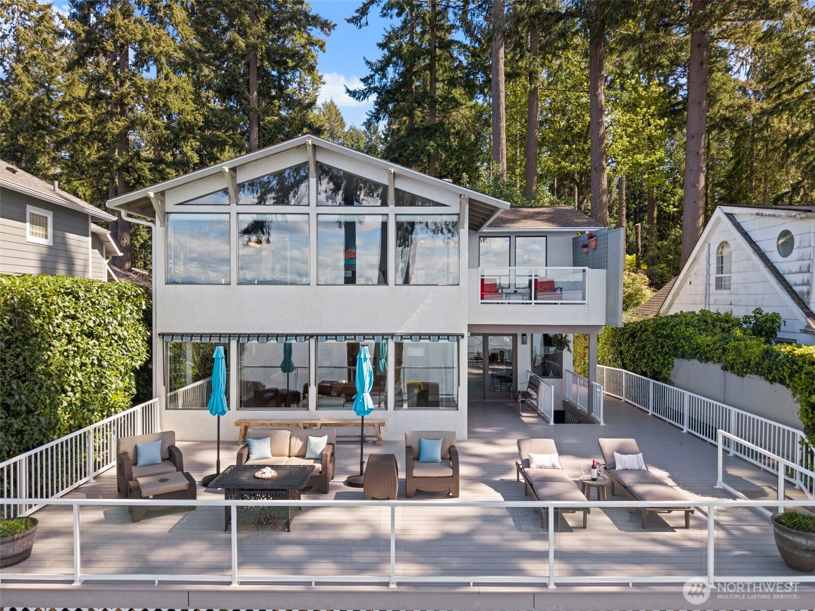 3810 Forest Beach Drive NW