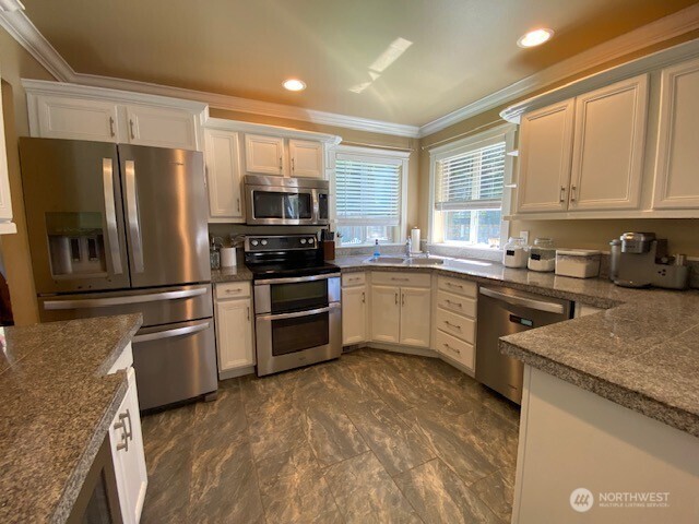 1018 27th Street Ct NW