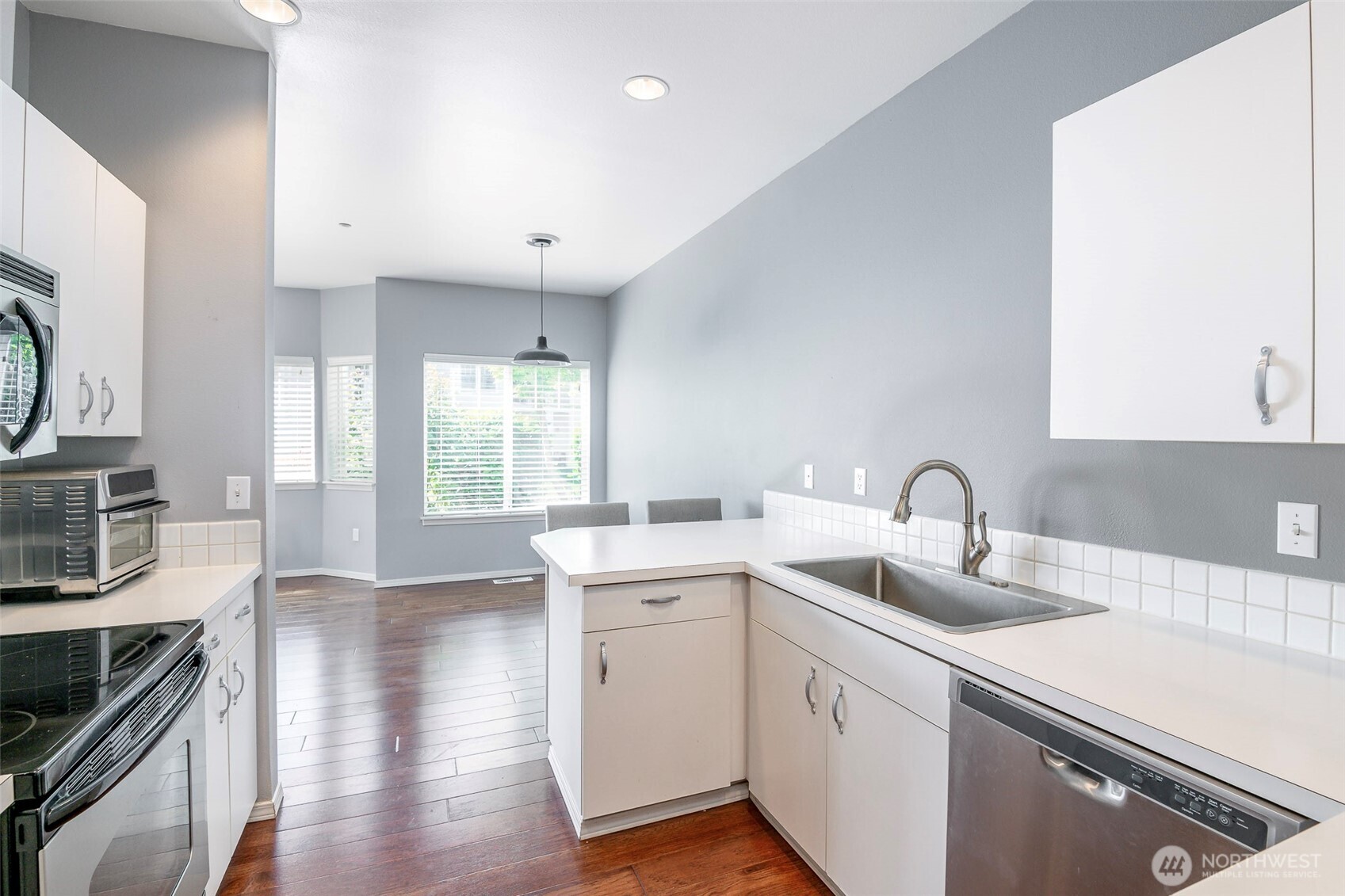 4714 NE Fairwood Boulevard Unit: 905