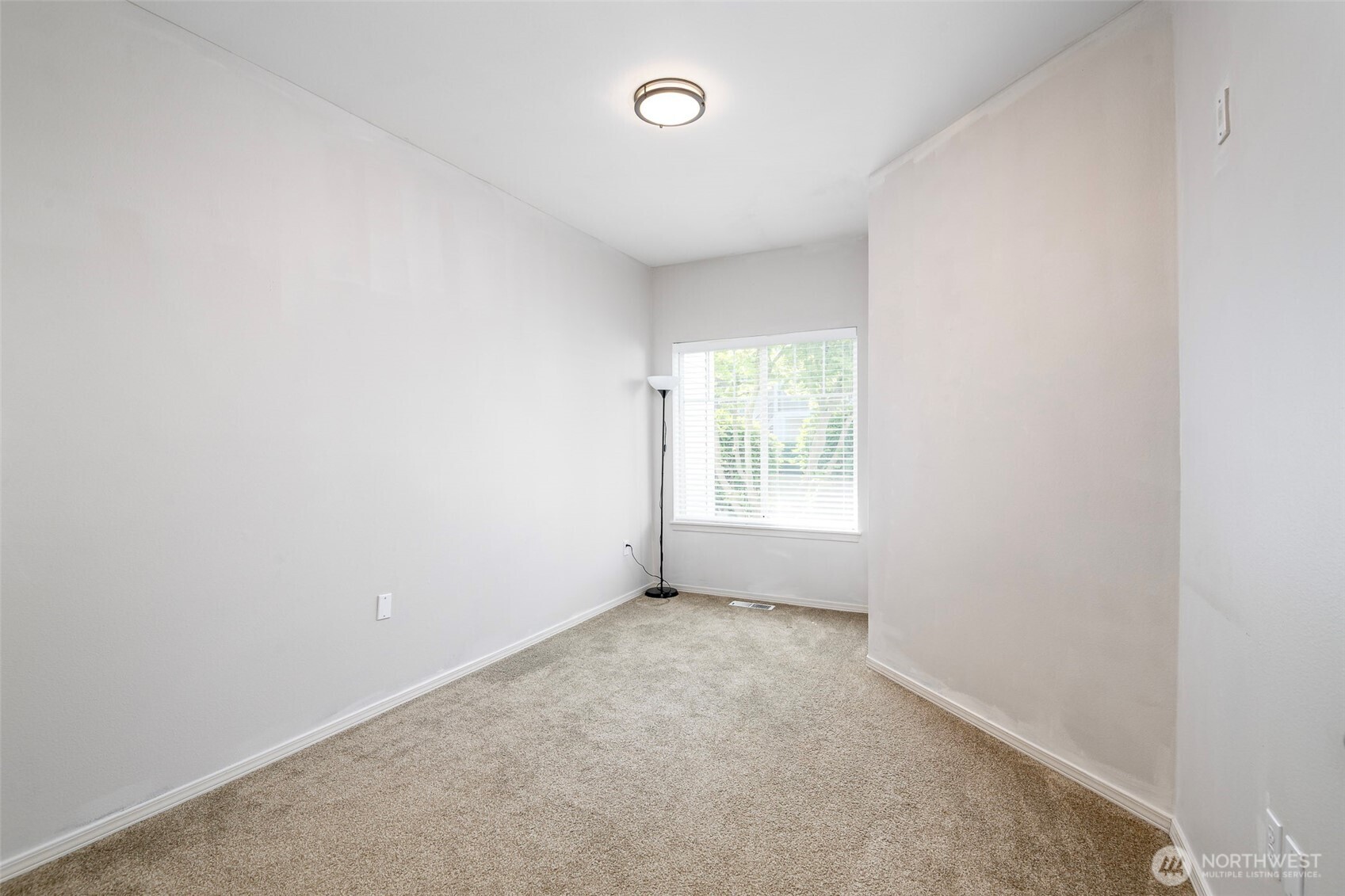 4714 NE Fairwood Boulevard Unit: 905