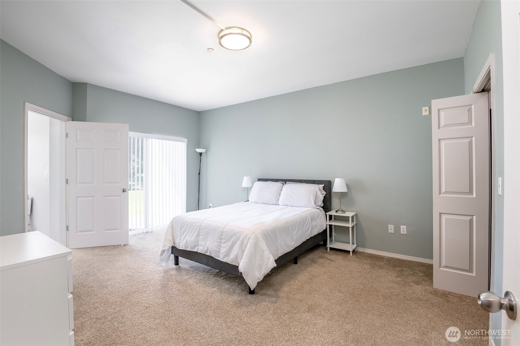 4714 NE Fairwood Boulevard Unit: 905