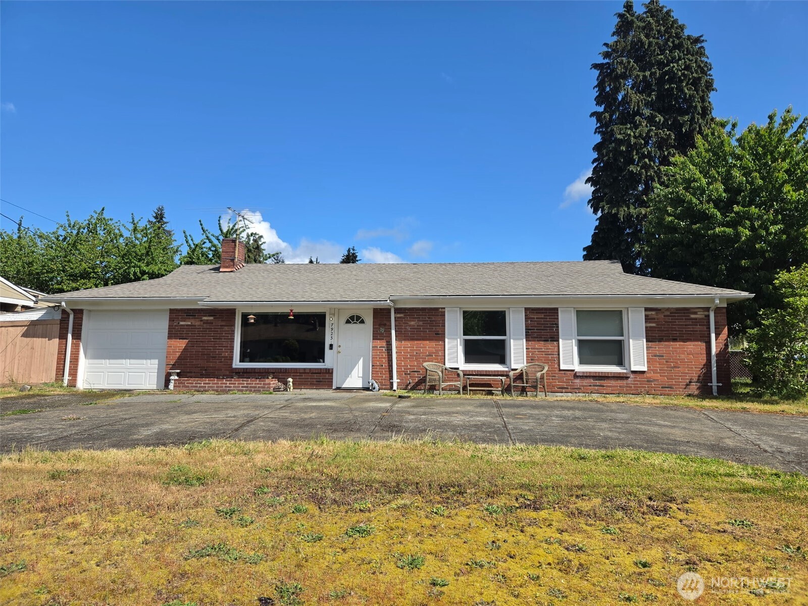 7923 Leschi Road SW