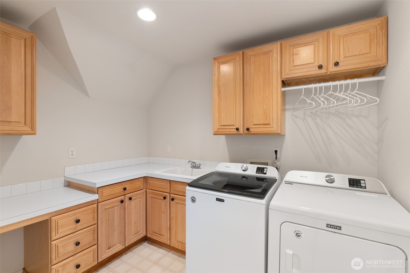 1410 Summit Lake Shore Road NW