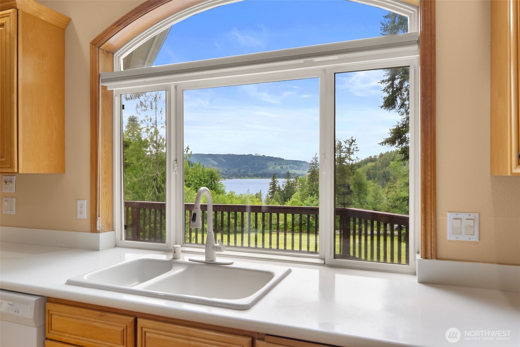 1410 Summit Lake Shore Road NW