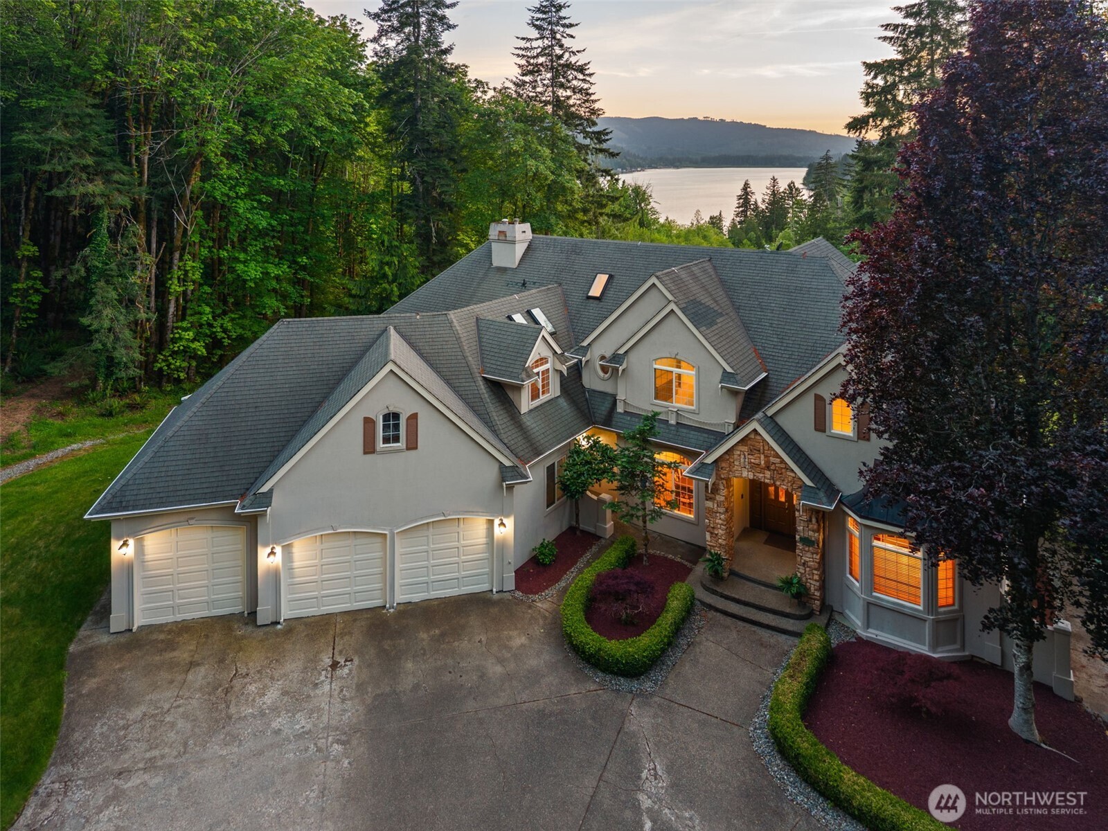 1410 Summit Lake Shore Road NW