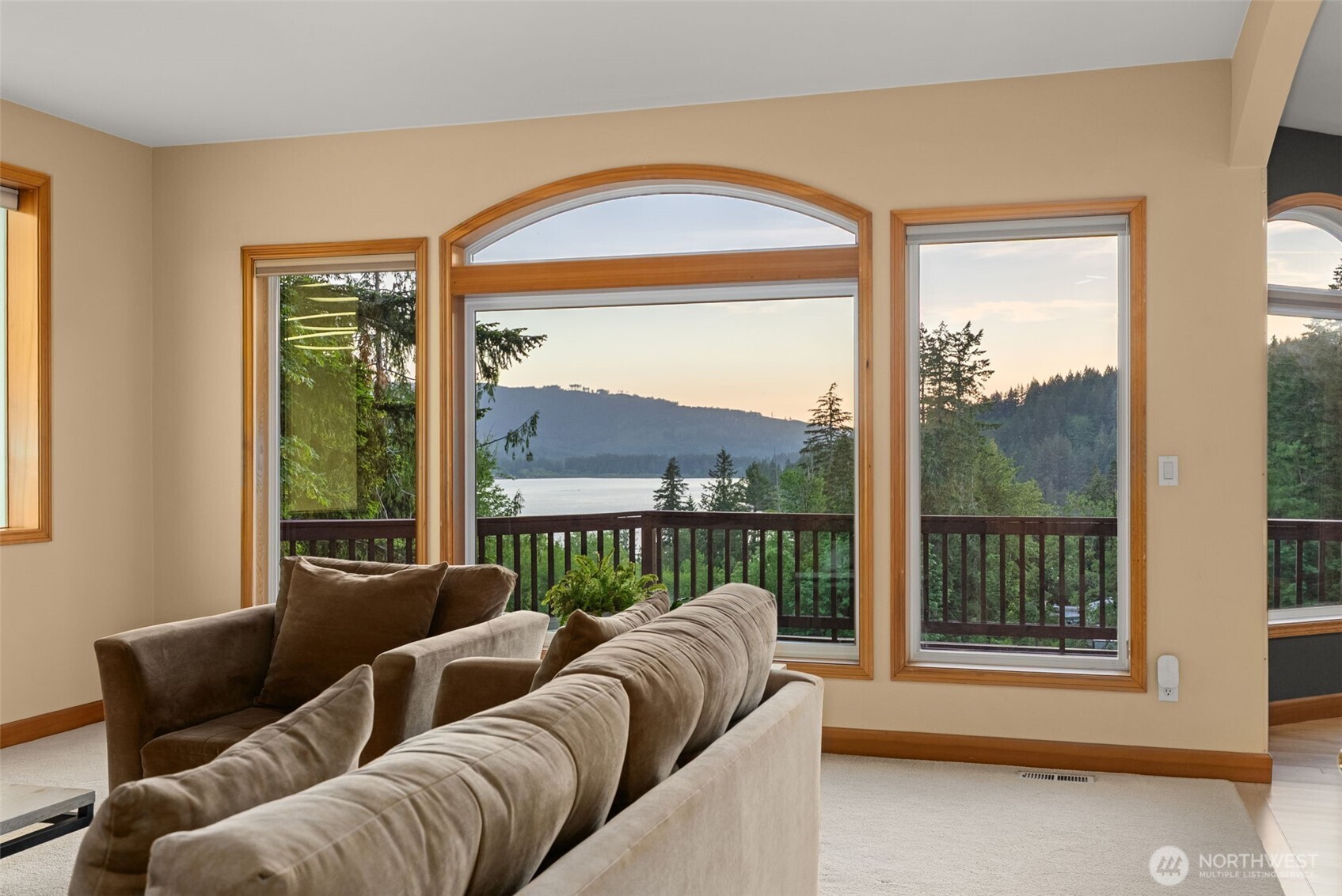 1410 Summit Lake Shore Road NW