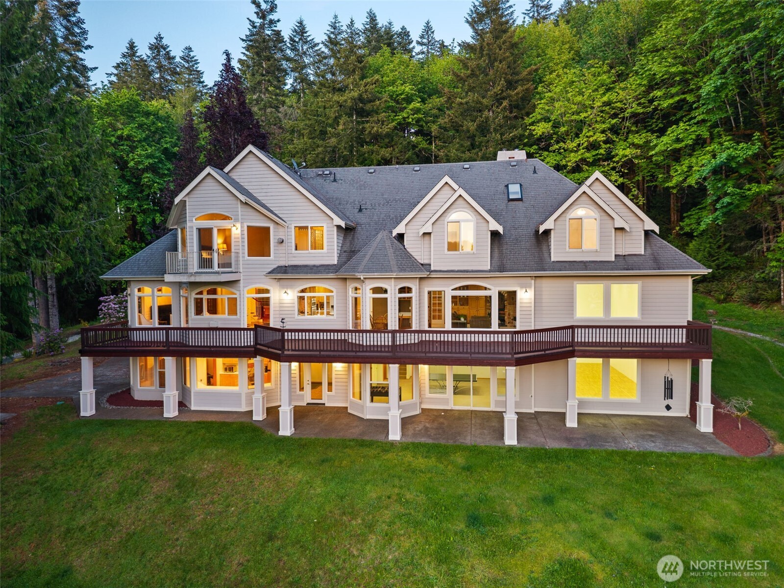 1410 Summit Lake Shore Road NW