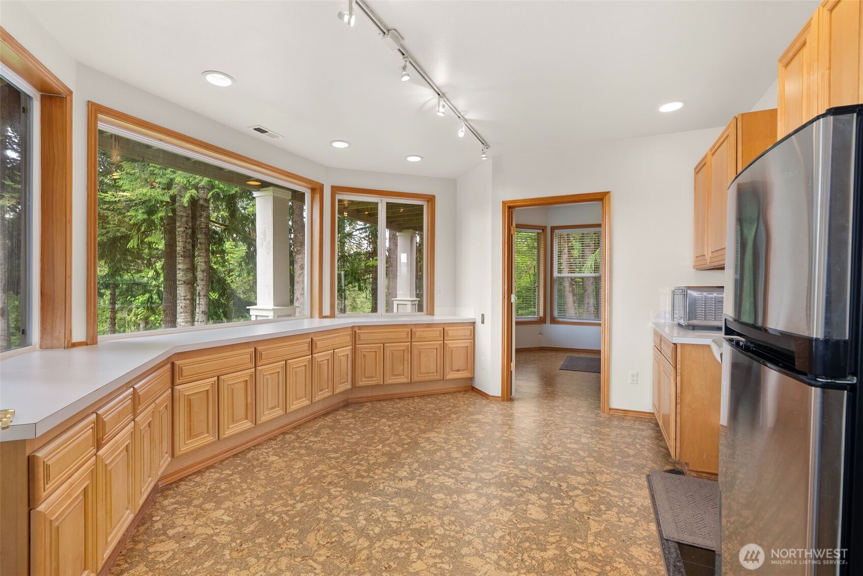 1410 Summit Lake Shore Road NW
