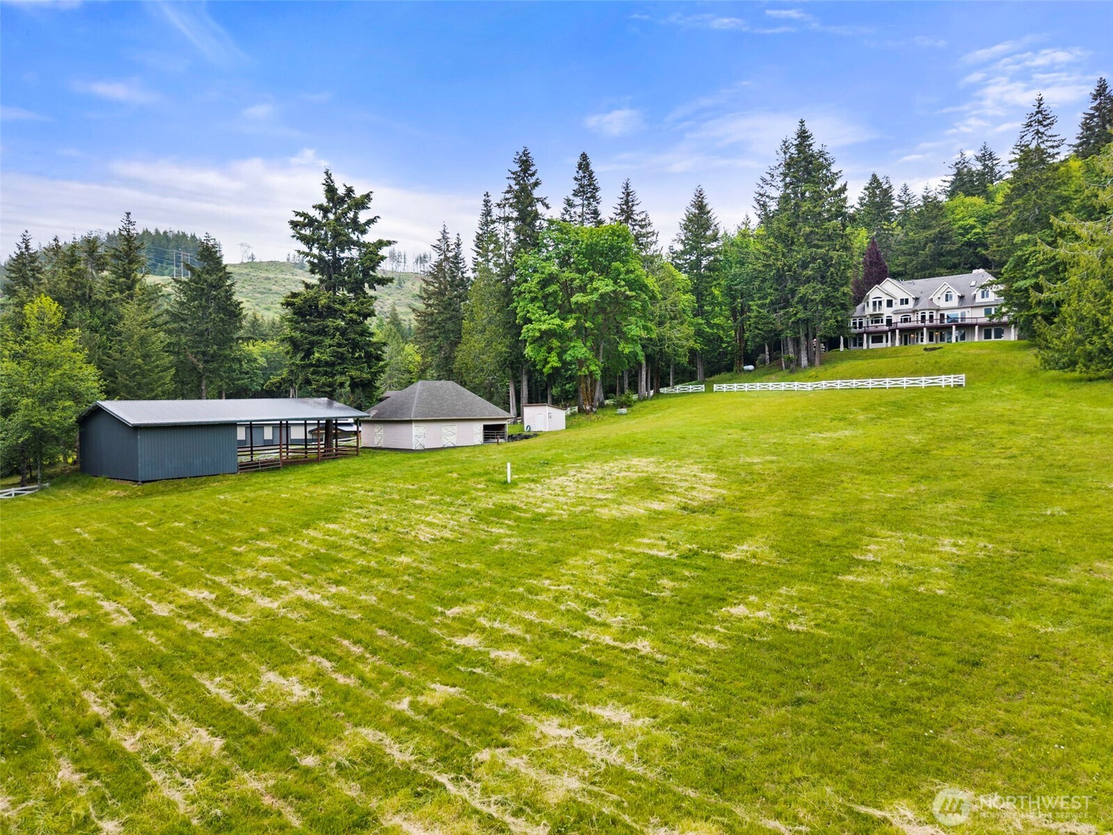 1410 Summit Lake Shore Road NW