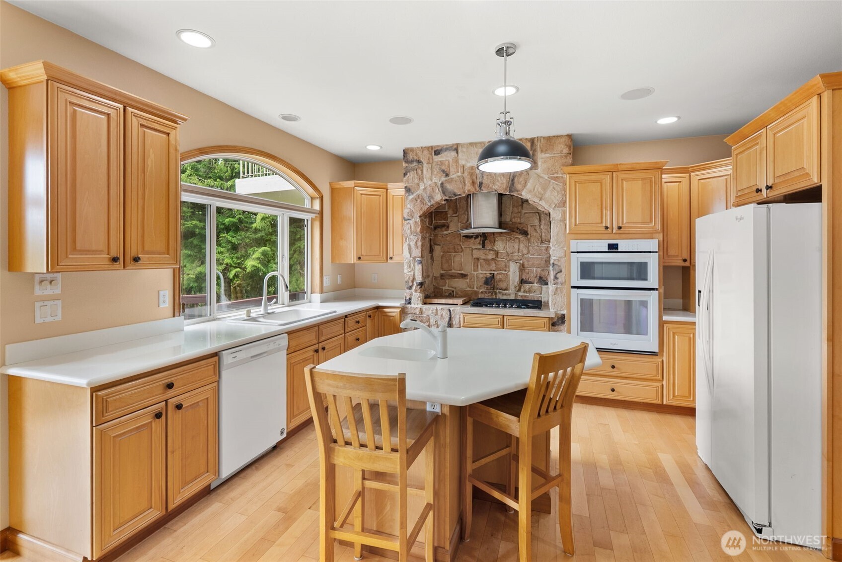 1410 Summit Lake Shore Road NW