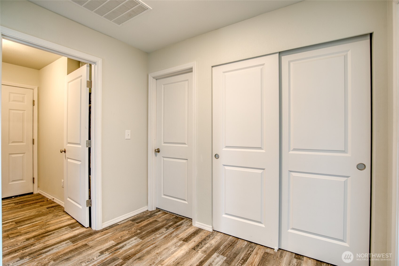 407 N Bel Air Loop SW