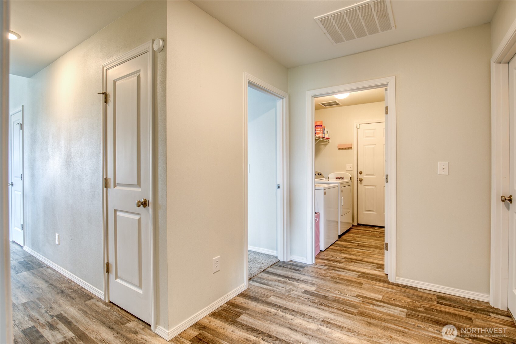 407 N Bel Air Loop SW