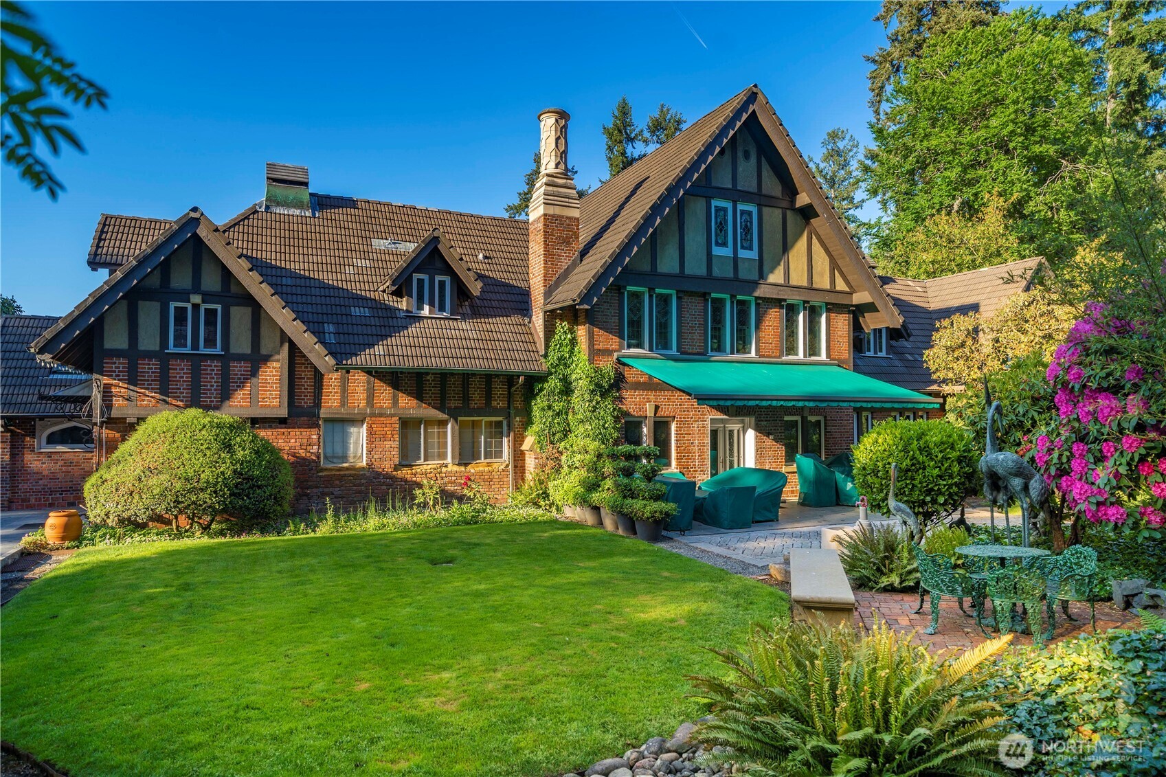 4 Thornewood Lane SW